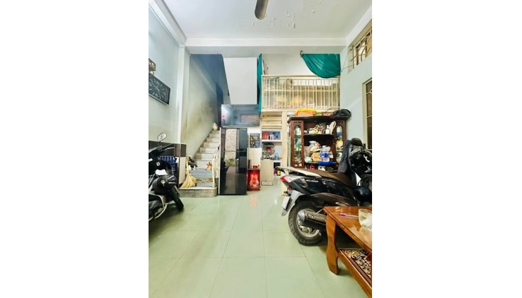 Nhà Đường 3 tháng 2 Phường 12 Quận 10.