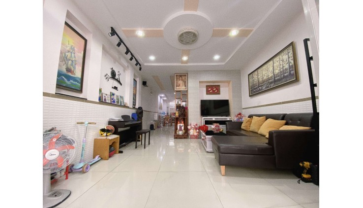 Nhà Hẻm Ôtô Đường Cách Mạng Tháng 8 Quận 10 Phường 15.