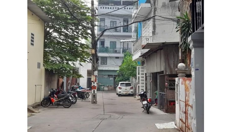 LÊ TRỌNG TẤN - NHÀ C4 2 TẦNG -  98M NGANG 4.4 NỞ HẬU - HẺM TẢI THÔNG CHỈ 6.x TỶ