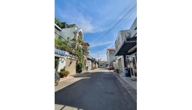 Bán nhà mặt phố Bưng Ông Thoàn, P. Phú Hữu, Q.9, 209m², 8.9 tỷ, 15PN, 16WC