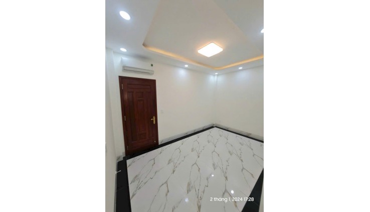 *Nhà bán đường Hoà Bình Phường 5, Quận 11, 5 Tầng-70m2 Ngang Hiếm 5.2mX13.5)10.7Tỷ TL