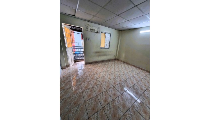 Bán nhà 2 tầng, 32m2, 3 tỷ - trong chợ Tam Hà