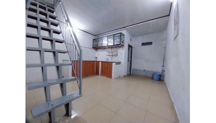 Bán nhà cấp 4 có lửng 56m2 ( 4*15 ) sát mt Hà Thị Khiêm Q12 - Ngay cầu vượt Quang Trung , hẻm 3 gác - 3 tỷ nhỉnh 0932030061