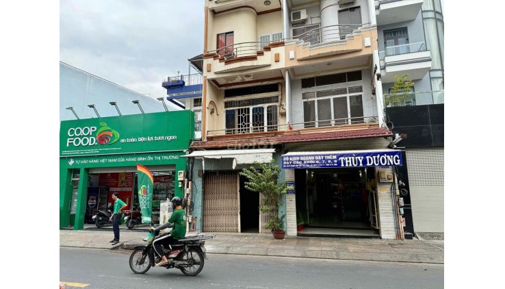 Cho thuê mặt bằng kinh doanh bán cả ngày hoặc bán nước uống buổi chiều tối