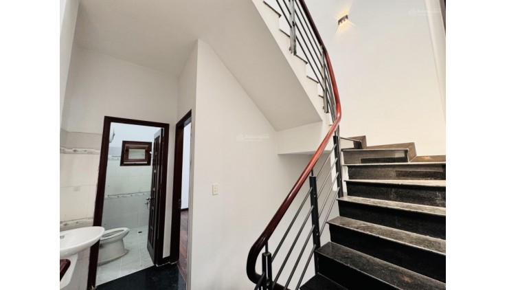 Nhà 3 tầng mới đẹp HXH Tân Quý Q.TP gần đường lớn 30m giá chỉ 6 tỷx