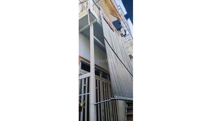 Bán Nhà 2 Tầng + Sân Thượng Tại Trung Tâm Quận 1. TPHCM.