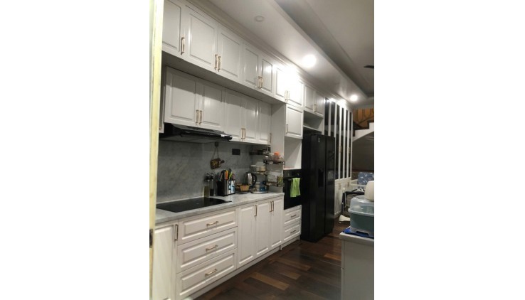 CHO THUÊ NHÀ Diện tích 200m2. Phù hợp cho gia đình hoặc nhóm bạn bè. Có 3 phòng ngủ, 4 nhà về sinh