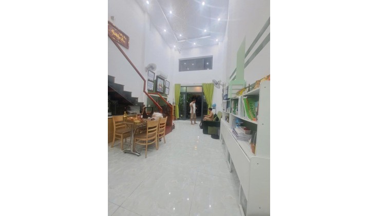 Bán nhanh nhà đẹp HXH 7m Thạnh Xuân, 100m2, T1L, 3PN, sân xe hơi >4Tỷ
