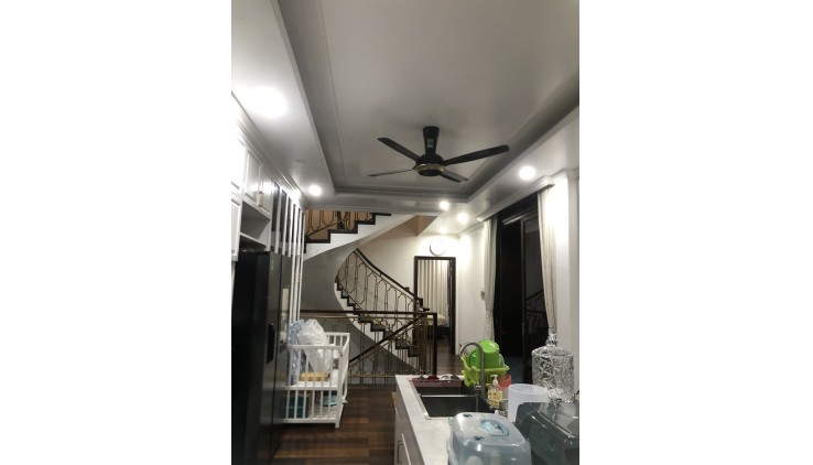 Cho thuê nhà 3 tầng 250m2 3pn đường 4 - Trường Thọ