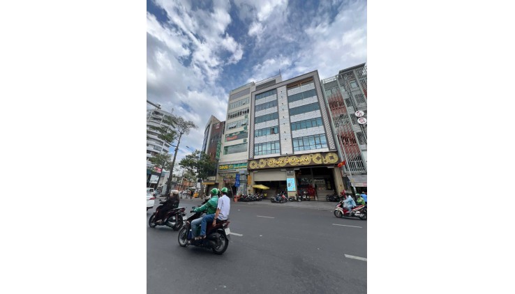 Bán toà nhà 8 lầu  Nguyễn Trãi-  Nguyễn Tri Phương Q.10, DT 8x20m, 8 lầu. 120 tỷ