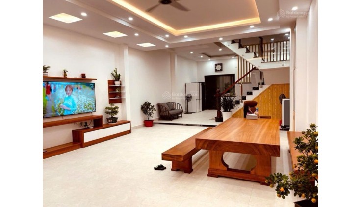 Mặt tiền 120m2 4 tầng BTCT kiên cố, ngang khủng 6mx20m đường rộng 10m chỉ nhỉnh 10 tỷ