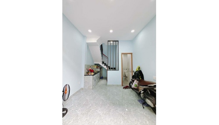 BÁN NHÀ QUẬN 4 GẦN CẦU CALMET, 4 LẦU, 21M2 NỞ HẬU ĐẸP, 3.x TỶ