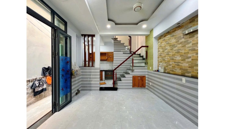 3.95 tỷ- bán nhà 3 tầng đúc hẻm Bùi Đình Túy- 7mx4m- CN 25m2- sau căn mặt tiền