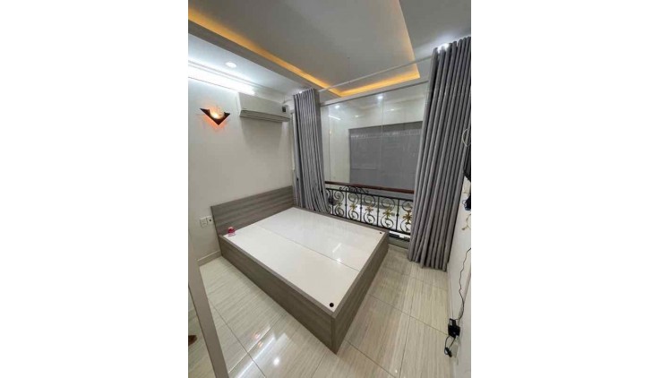 BÁN NHÀ QUẬN 4 GẦN CẦU CALMET, 5 LẦU, 30M2, 5.x TỶ