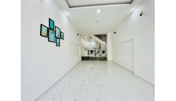 Hiếm, Hẻm xe hơi, khu phân lô, nhà mới ở ngay, 3 tầng, 3 phòng ngủ, Diện tích 64m2 chỉ 5.95 tỷ