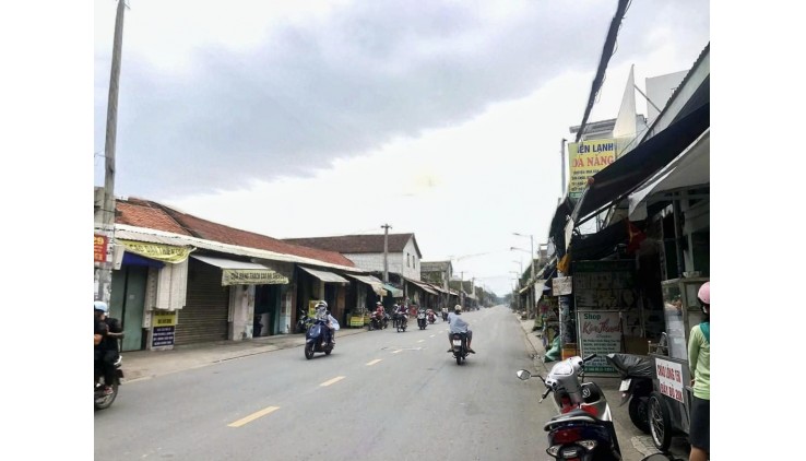 Bán nhà mặt tiền, diện tích lớn, ngang rộng giá đầu tư, giá 20 tỷ + x tỷ
