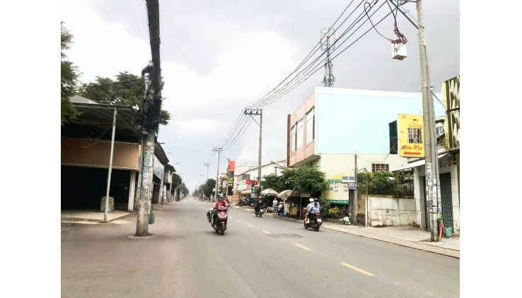 Bán nhà mặt tiền, diện tích lớn, ngang rộng giá đầu tư, giá 20 tỷ + x tỷ