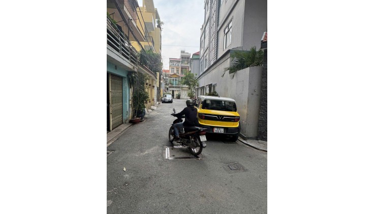 **Bán nhà đường Đồng Xoài**, phường 13, Tân Bình; 6,1x30 - khu Etown
