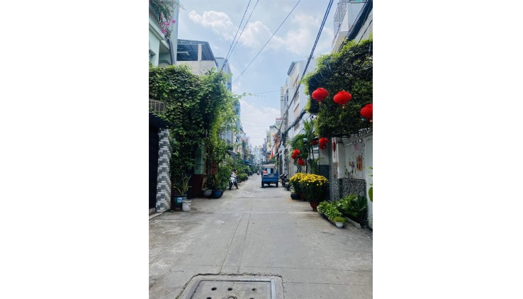 **Bán nhà đường Lạc Long Quân, phường 11 Tân Bình; 4x15 nhà nở hậu
