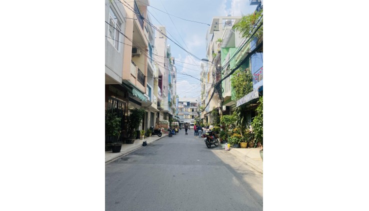 **Bán nhà đường Phạm Văn Hai, phường 3, Tân Bình; (8,6*13) - nở hậu