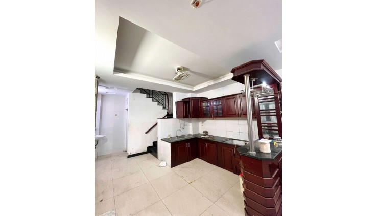 Bán nhà HXH Bùi Thị Xuân, P2, Tân Bình, 61m2, 4 tầng, 6PN, có dòng tiền