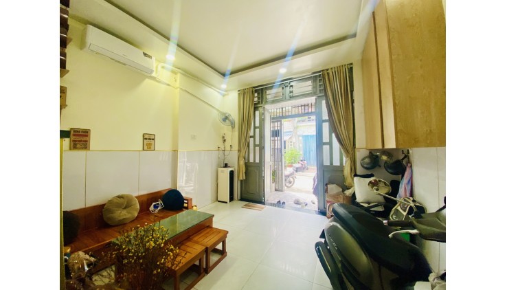 KHÓ TIN QUÁ, Nhà Mặt tiền, 36m2, 2 lầu mới 2PN, 2.6 tỷ TL 0964364745