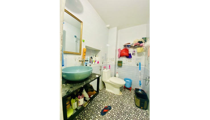 KHÓ TIN QUÁ, Nhà Mặt tiền, 36m2, 2 lầu mới 2PN, 2.6 tỷ TL 0964364745