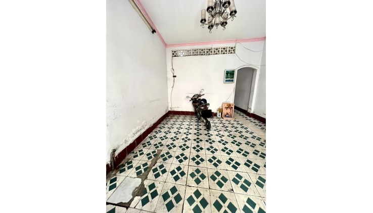 Bán Nhà 17.5 x 4.05m, 10 Phòng Ngủ, Tân Hải Tân Bình, Chỉ 100 Triệu/M²