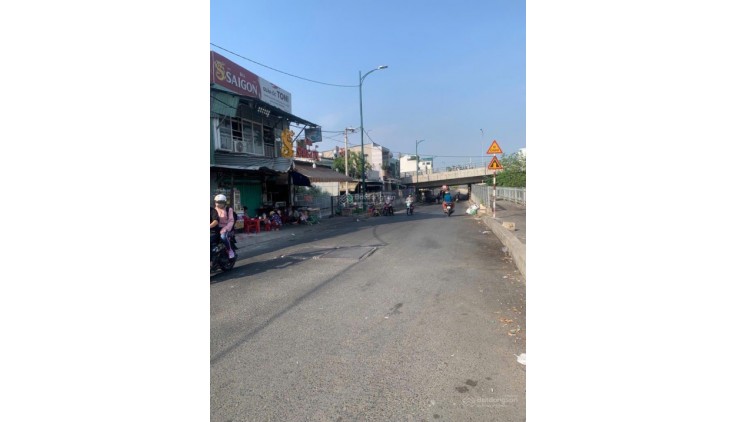 Mặt tiền kinh doanh DT 132m2 ngang 8m ngay cầu Nguyễn Tri Phương Quận 8, chỉ 6,5 tỷ TL