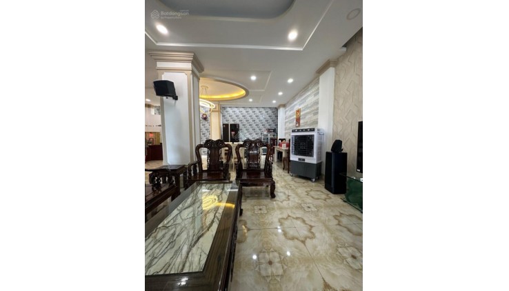 Mặt tiền 4 tầng 160m2 ngang 8m - đường 20m Cao Lỗ Quận 8 ngay AEON - chỉ 2x tỷ
