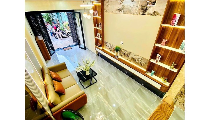 Nhanh tay còn kịp ae ơi,Nhà cực đẹp, Chỉ 4.45 Tỏi.