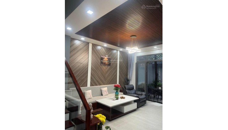 Bán nhanh biệt thự Tấn Trường 9x18m ngay gần Phú Mỹ Hưng