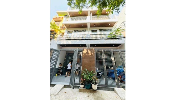 Gấp bán giảm 1/2 tỷ nhà HXH Tân Sơn Nhì TP 8x16m, 3.5 tấm nhà mới ở ngay chỉ 10 tỷ nhỉnh