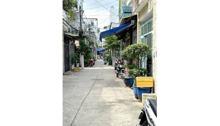 NHÀ 3 TẦNG AU DUONG LAN - 42M2 - 5.85 TỶ - Ô TÔ ĐỖ CỬA - VỊ TRÍ ĐẮC ĐỊA