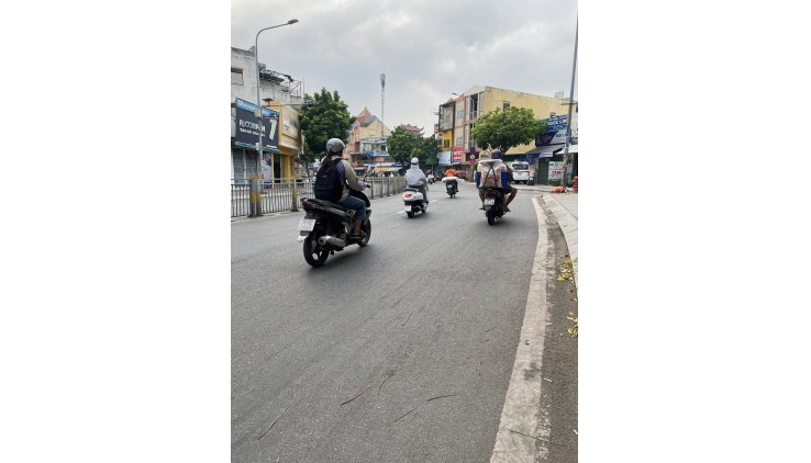 BÁN CHDV 4 TẦNG LŨY BÁN BÍCH, QUẬN TÂN PHÚ, DÒNG TIỀN 60TR/TH, NHỈNH 7 TỶ