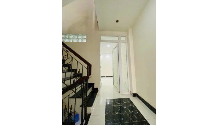 BÁN NHÀ 3 TẦNG - 48m2 - HẺM XE HƠI - SÁT CHỢ TÂN HƯƠNG - NHỈNH 5 TỶ