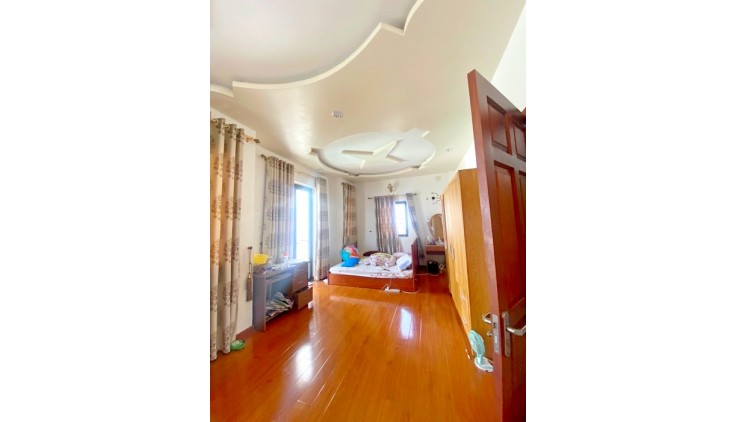 Biệt thự mặt tiền hẻm 172 An Dương Vương 8x14 chỉ 14 tỷ