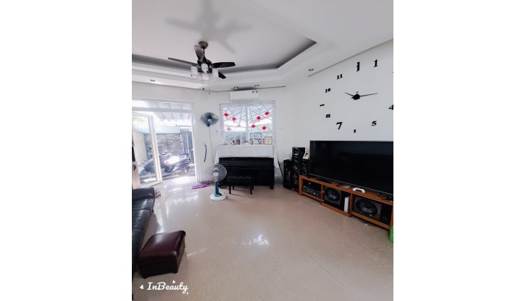 Bán nhà đường Phạm Văn Hai, P5, Tân Bình, 104m2, 3 tầng, 5 PN, nở hậu, giá rẻ