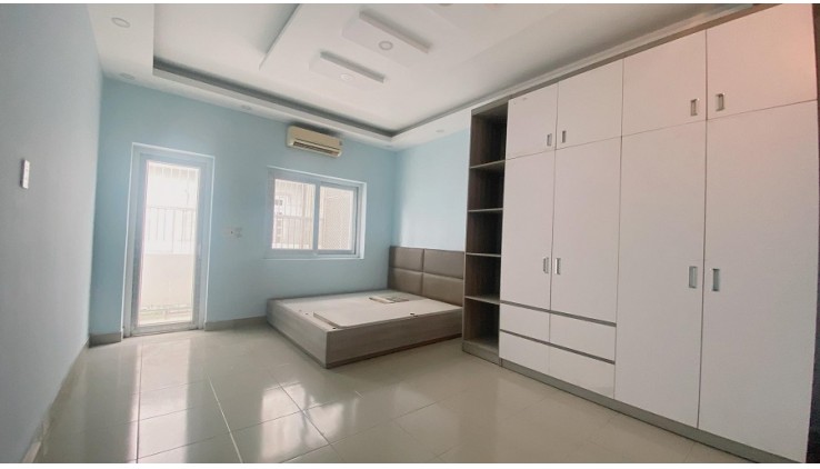 Bán nhà mặt tiền Quang Trung, P12, Gò Vấp, 111m2, 4 tầng, 6PN, giá cực rẻ