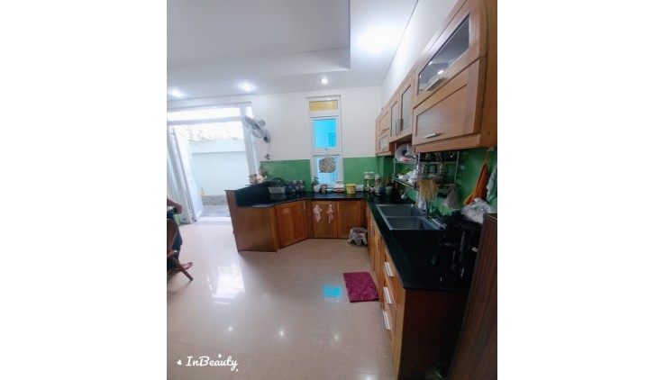 Bán nhà đường Phạm Văn Hai, P5, Tân Bình, 104m2, 3 tầng, 5 PN, nở hậu, giá rẻ