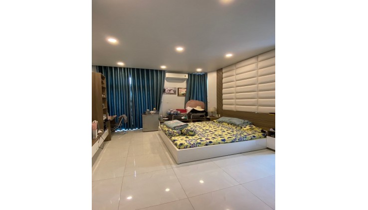 Bán nhà HXH quay đầu Cách Mạng Tháng 8, P15, Q10, 78m2, 5 tầng.