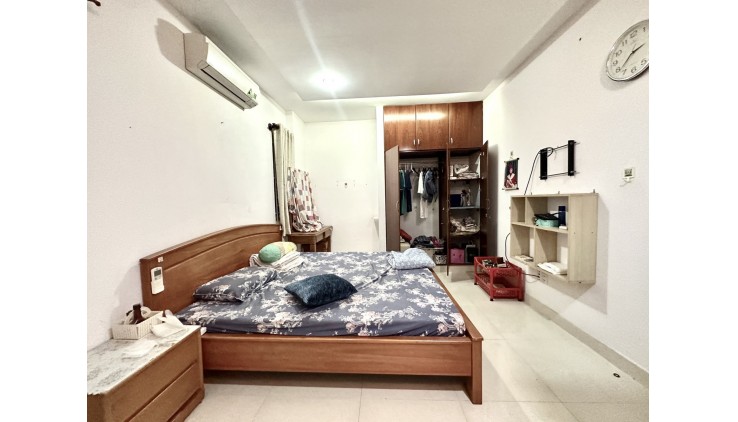 Bán nhà căn Góc Lam Sơn - Phan Đăng Lưu - 18x10m, 2 Tầng cũ, 1 đời chủ, giảm 39.9 tỷ.