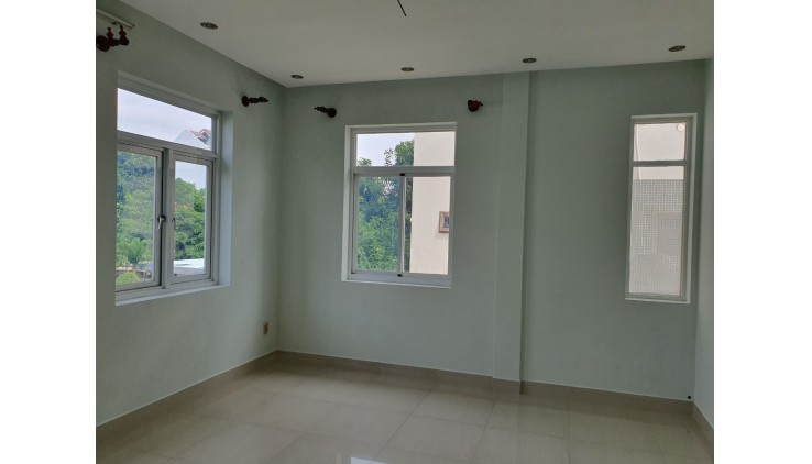 Chính chủ cần bán villa 385m2, 1 trệt, 2 lầu, KDC Khang Điền, P.Phước Long B, Q9, TPHCM