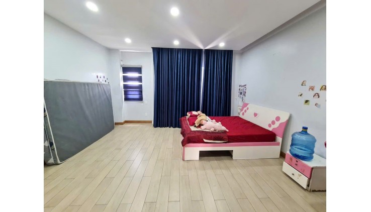 Cho thuê nhà KDC Khang Điền, DT 98m2, 4 Phòng ngủ, full nội thất, full tiện ích