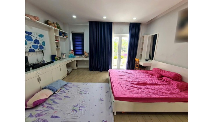 Cho thuê nhà KDC Khang Điền, DT 98m2, 4 Phòng ngủ, full nội thất, full tiện ích