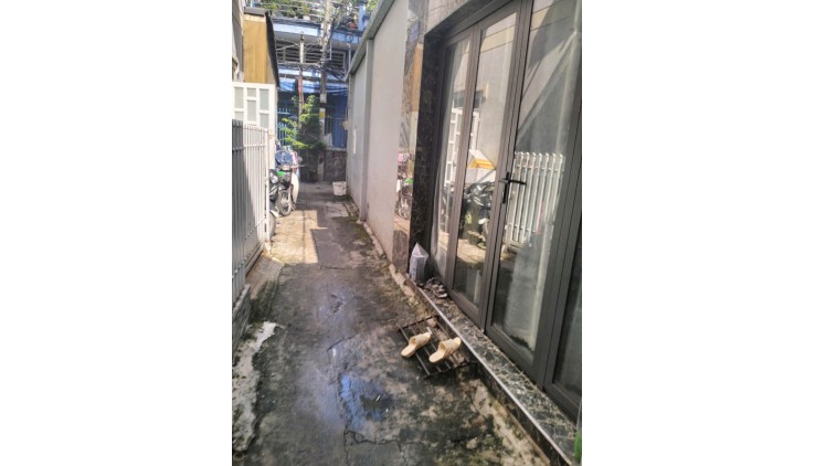 3.58 tỷ bán nhà 3 tầng ngay chợ Gò Vấp Nguyễn Thái Sơn- DTSD 60m2- 2PN 3WC