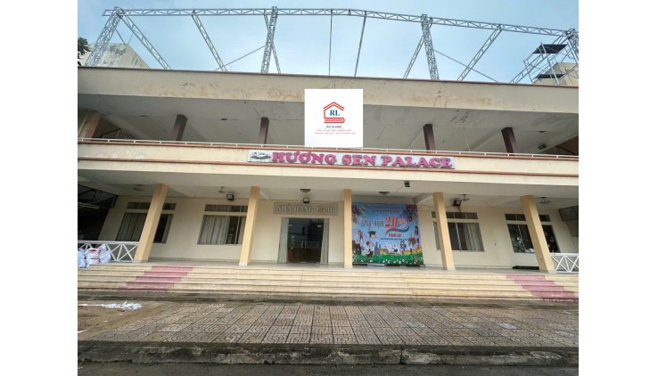 Cho Thuê 1300m2 Lầu 1: 18D Cộng Hoà, Phường 4, Tân Bình