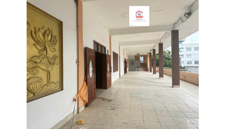 Cho Thuê 1300m2 Lầu 1: 18D Cộng Hoà, Phường 4, Tân Bình