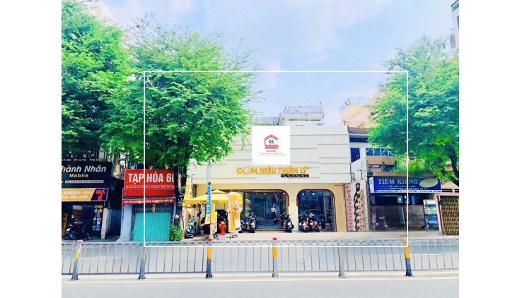 Cho Thuê Nhà Mặt Tiền Lê Văn Duyệt, P1, Bình Thạnh. DT:11m x 15m Trệt 2L_Giá 140 Triệu