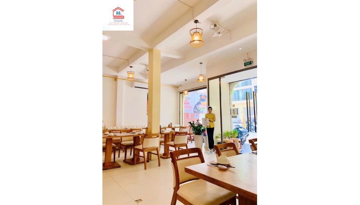 Cho Thuê Nhà Mặt Tiền Lê Văn Duyệt, P1, Bình Thạnh. DT:11m x 15m Trệt 2L_Giá 140 Triệu